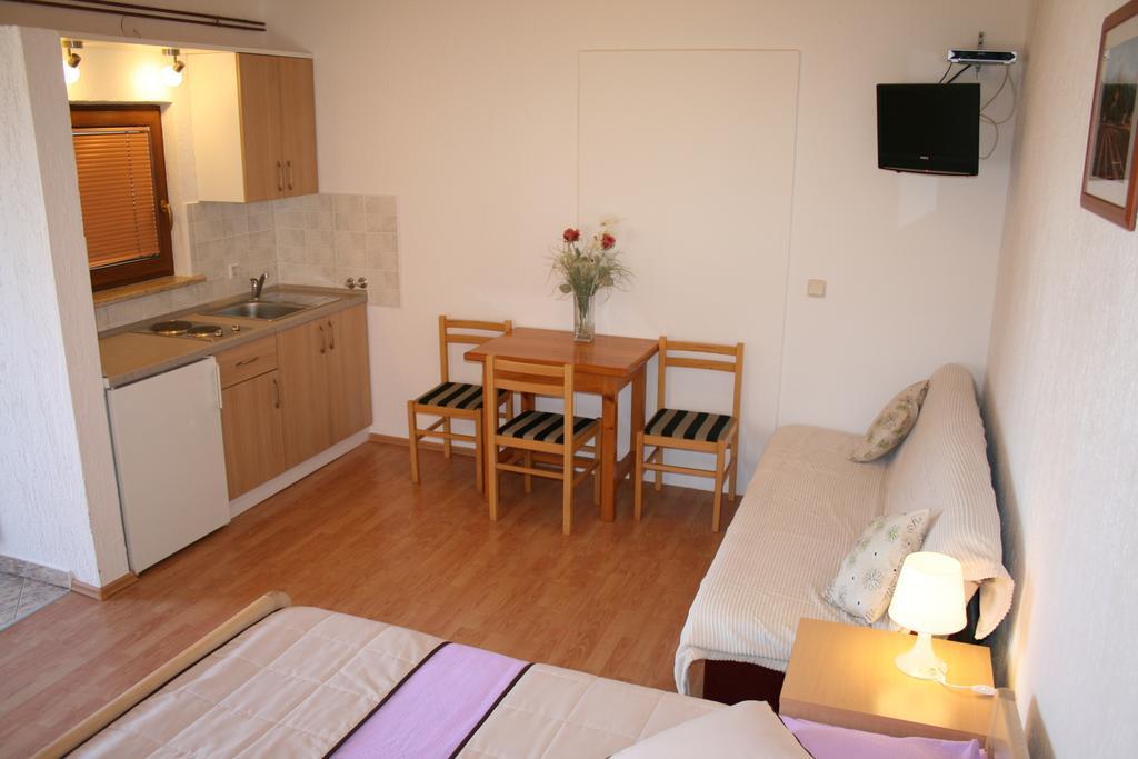 Guesthouse Hodak Seliste Dreznicko Phòng bức ảnh