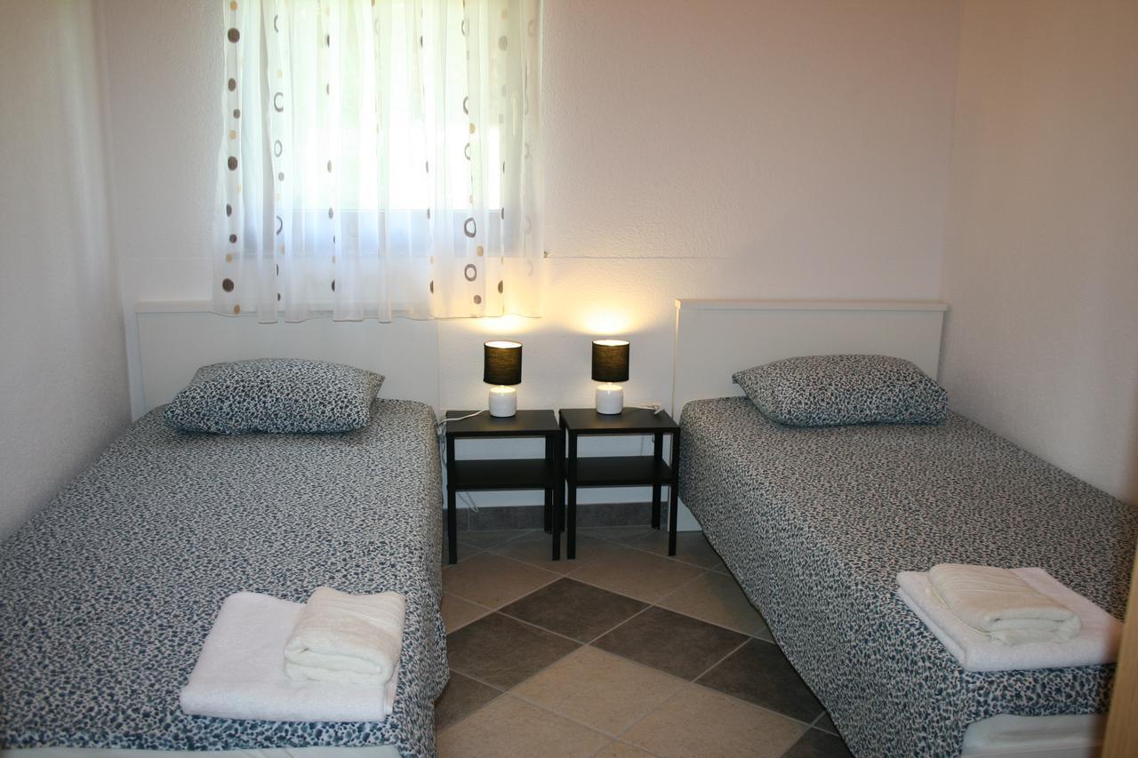 Guesthouse Hodak Seliste Dreznicko Ngoại thất bức ảnh